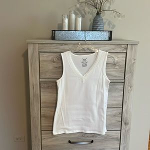 Faded Glory - White Lace Trimmed V Neck Tee Shirt - - - Size Large